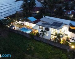 Koko talo/asunto RLJ Beach House (Naval, Filippiinit)