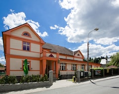 Hotel Lidový Dům (Revnice, Czech Republic)
