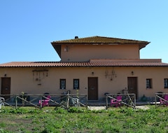 Otel Casale Cavatella (Sermoneta, İtalya)