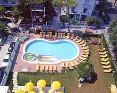 Khách sạn Hotel 2000 (Riccione, Ý)