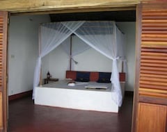 Khách sạn Ankify Lodge (ex Dauphin Bleu) (Ambanja, Madagascar)