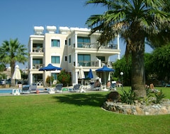 Khách sạn Rododafni Beach Apartments (Paphos, Síp)
