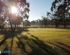 Entire House / Apartment Woodside Ranch Luxury Farmstay (Yarram, Australia)