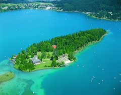 Khách sạn Inselhotel Faakersee (Faak am See, Áo)