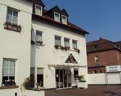Otel Am Schwan (Düsseldorf, Almanya)