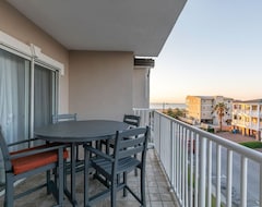 Hotel Professionally Decorated Condo with Side Ocean-view with 3 Community Pools and on Site Restaurant (Tybee Island, USA)