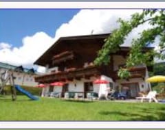 Otel Brixana Pension (Brixen im Thale, Avusturya)