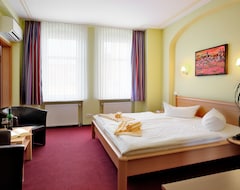Khách sạn Hotel-Pension Am Schwanenteich (Lutherstadt Wittenberg, Đức)