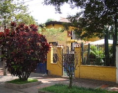 Nhà nghỉ Yellow House Hostel (Medellín, Colombia)
