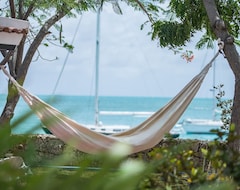 Hotelli Oceanfront Authentic Bonairean Home, Mature Garden, 5 Min Walk To Town (Kralendijk, BES Islands)