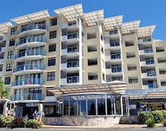 Khách sạn Ultiqa Shearwater Resort (Caloundra, Úc)
