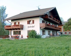 Khách sạn Lindenhof (Bruneck, Ý)