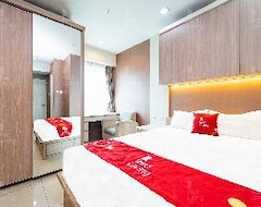 Hotel Redliving Apartemen Grand Kamala Lagoon - Kita Kita Property Tower Emerald (Bekasi, Indonesia)