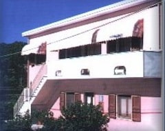Otel California (Carloforte, İtalya)