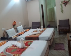 Hotel Saravana Grand (Valparai, India)