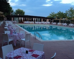 Khách sạn Baja Papaja Village (Cagnano Varano, Ý)