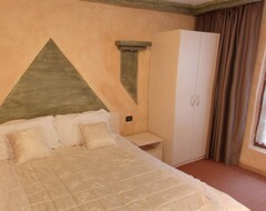 Hotel Affittacamere Lago Rotondo (Marilleva, Italija)