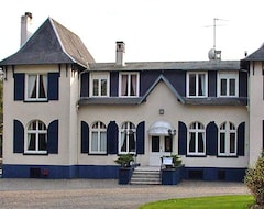 Hotel Le Chateau de Neuville Saint Amand (Neuville-Saint-Amand, France)