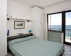 Khách sạn Aparthotel Residence Le Dune Club (Finale Ligure, Ý)