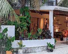 Hotel Dhoadhi Retreat (Thulusdhoo, Islas Maldivas)