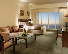 Hotel Ramada Beach Ajman (Ajman, Emiratos Árabes Unidos)