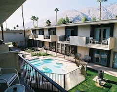 Hotel 7 Springs Inn & Suites (Palm Springs, Sjedinjene Američke Države)