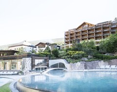 Khách sạn Adler Spa Resort Balance (St. Ulrich, Ý)
