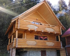 Koko talo/asunto Domik Zubanicha (Pilipets, Ukraina)
