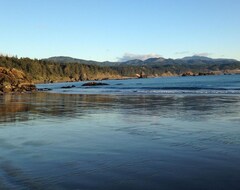 Hele huset/lejligheden The Lily Pad - Just A Hope To Everything Coastal (Port Orford, USA)