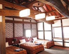 Bed & Breakfast Yakageya Inn & Suites (Tamano, Nhật Bản)