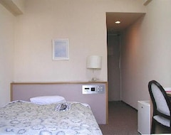 Khách sạn Hotel First (Izumisano, Nhật Bản)