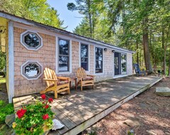 Hele huset/lejligheden Cozy Lakefront Madison Cabin With Dock And Kayaks (Solon, USA)