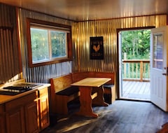 Entire House / Apartment Cozy Forest Cabin At Pachamama Farm (Days Creek, USA)