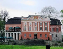 Hotelli Pałacowy (Staszów, Puola)