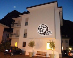 Khách sạn Hotel Garnì Villa María (Riva del Garda, Ý)