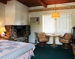 Hotel Sierra Lodge Three Rivers (Three Rivers, USA)