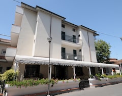Hotel Villa Boschetti (San Mauro Pascoli, Italy)