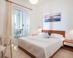 Hotel Apartments Nela 3446 (Tucepi, Croatia)