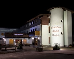 Khách sạn Casteluce Hotel Funivie (Pinzolo, Ý)