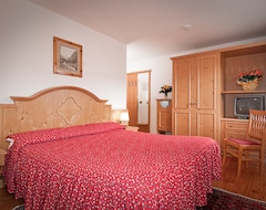 Khách sạn Hotel de Len (Cortina d'Ampezzo, Ý)