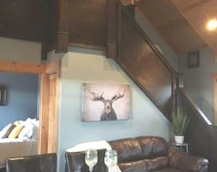 Entire House / Apartment The Deer Lake Loft (Deerlake, Canada)