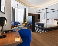 Hotel One Shot Palacio Reina Victoria 04 (Valencia, Spain)