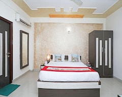 OYO Hotel Shanti Palace (Agra, India)