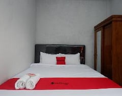 Hotel Reddoorz Syariah Near Rumah Sakit Bhina Bhakti Husada (Rembang, Indonesien)