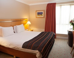 Lahinch Coast Hotel & Suites (Lahinch, Ireland)
