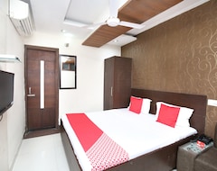 OYO 16829 Hotel City Night (Ludhiana, Hindistan)