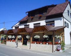 Khách sạn Bijela Ruža (Delnice, Croatia)