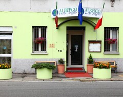 Otel Albergo Da Angela (Luisago, İtalya)