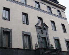 Khách sạn Hotel Plinius (Como, Ý)