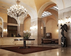 Hotel Vittoria (Brescia, İtalya)
